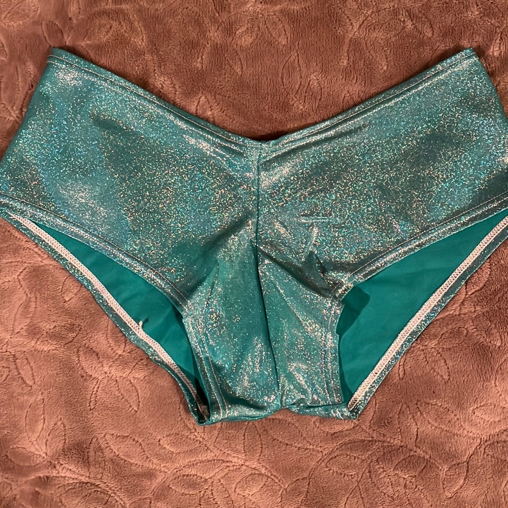 Hot pants